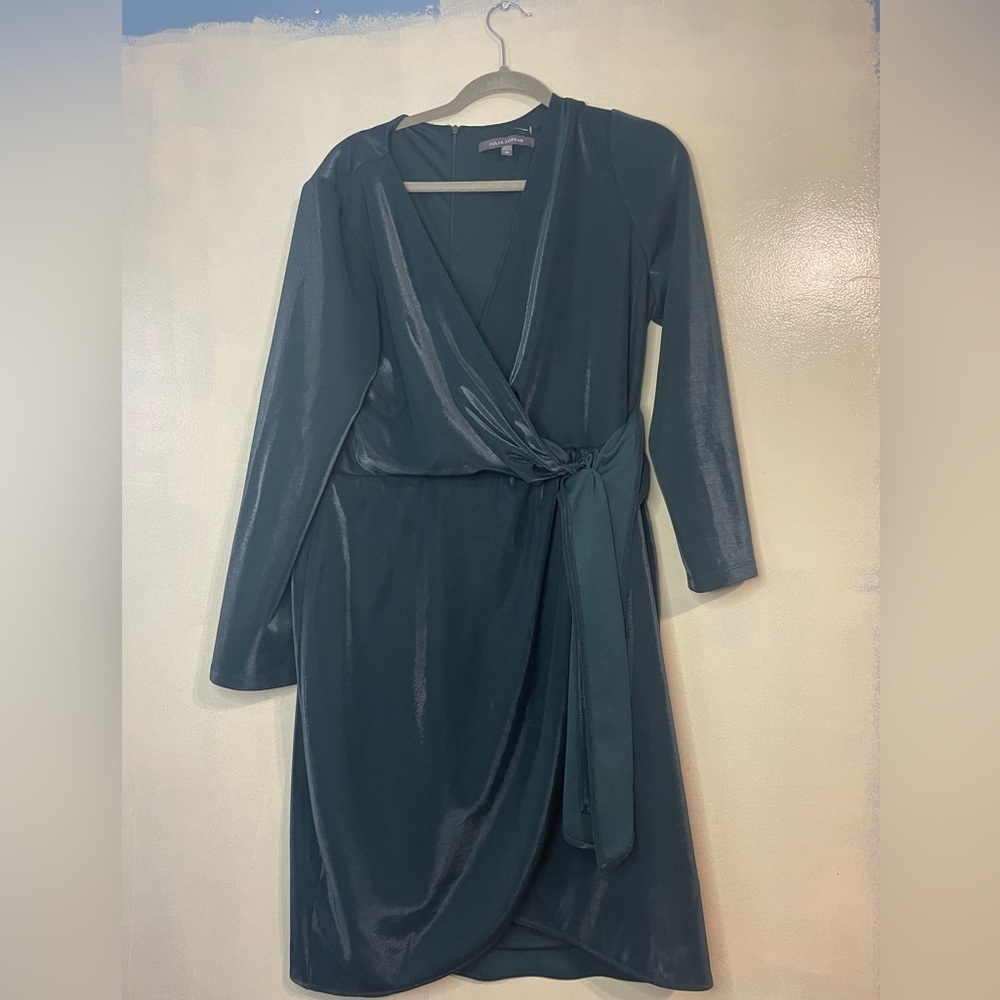 Julia Jordan Women’s green shiny faux wrap dress size 16 lined holidays formal